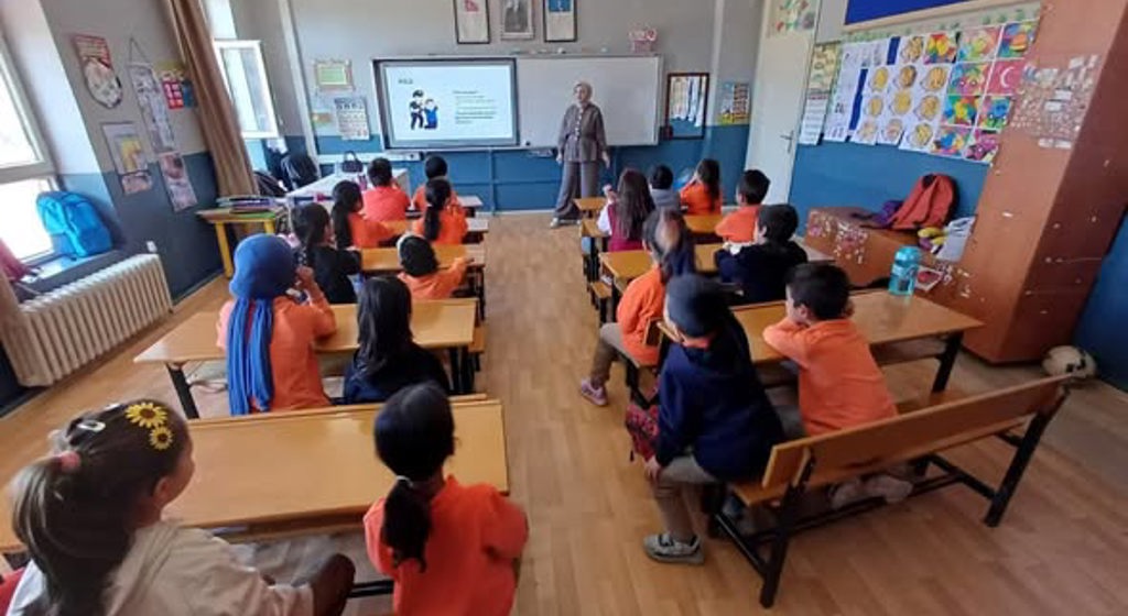 Yalıhüyük İlkokulunda “Meslekleri Tanıyorum” Etkinliği Gerçekleştirildi