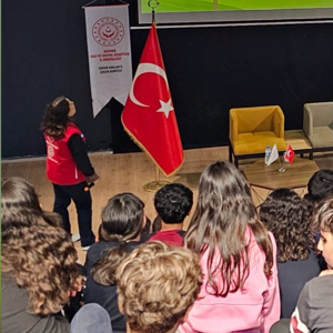 Çocuk Hakları İl Komitesi Öğrencimizden Akrandan Akrana Eğitim Sunumu - fotoğraf 6