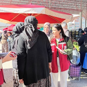 l Müdürlüğümüze bağlı Burdur SOSYAL HİZMET MERKEZİ Müdürlüğümüz tarafından Merkez Salı Pazarı’nda vatandaşlarımızla bir araya gelinerek bilgilendirme faaliyeti gerçekleştirildi. - fotoğraf 8