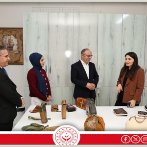 Vali Yardımcımız Sayın Fidan Bozkır ve İl Müdürümüz Sayın Vefa Akdoğan, Tuşba Aile Destek Merkezi’ni (ADEM) ziyaret Etti - fotoğraf 3