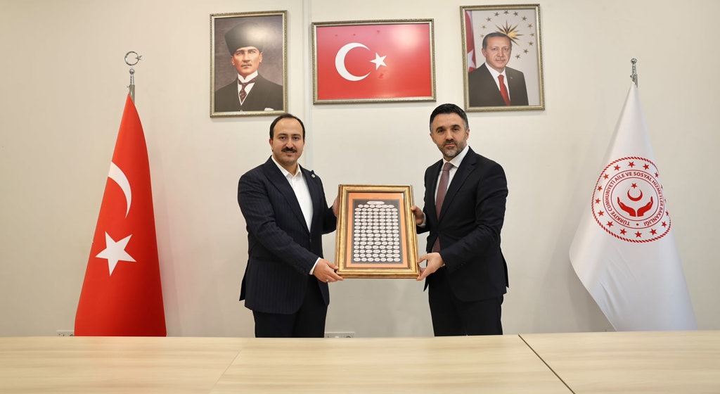 İl Müdürümüz Sn. Ömer Turan, Hayrat İnsani Yardım Derneği Başkan Yardımcısı Sn. İbrahim Haggı Yıldırım ve Beraberindeki Yönetim Kurulu Üyeleriyle Bir Araya Geldi