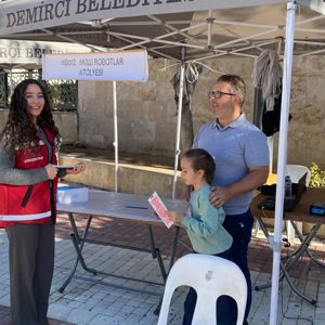 Demirci’de Koruyucu Aile ve Evlat Edinme Hizmetleri Tanıtıldı - fotoğraf 3