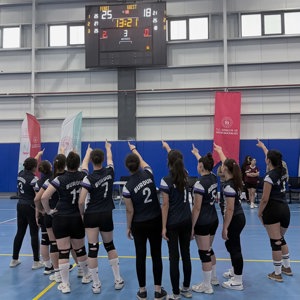 Bizim Çocuklar 8. Türkiye Voleybol Şampiyonası Burdur Grup Müsabakaları Burdur Merkez Kapalı Spor Salonu’nda gerçekleştirildi. - fotoğraf 1