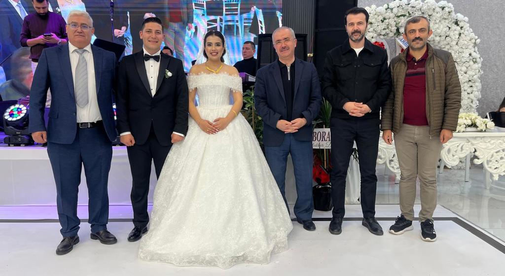 Gazimiz Menderes Uzuntepe’nin kıymetli evladı Utku ve sevgili gelini İrem Nur'a Mutluluklar Dileriz.