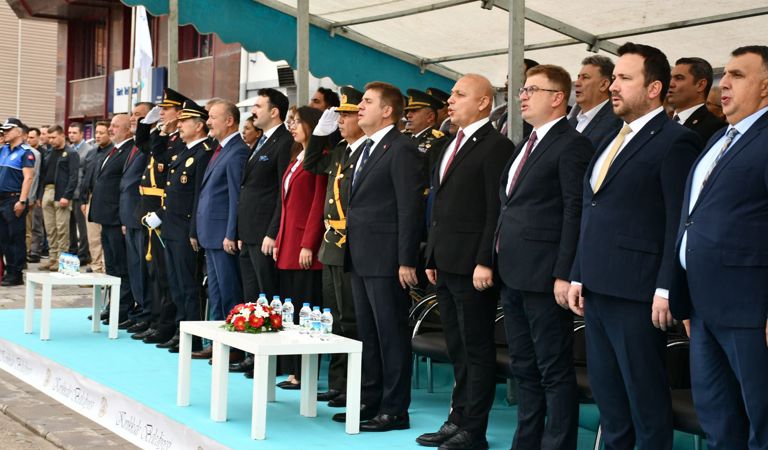 30 Ağustos Zafer Bayramı’nın 104. yıl dönümü kutlamaları kapsamında “Geçit Töreni” gerçekleştirildi.