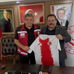 Türkiye İşitme Engelliler Spor Federasyonu Başkanı Dursun Gözel ve beraberindeki heyet, İl Müdürümüz Harun Tan’ı ziyaret etti. - fotoğraf 2