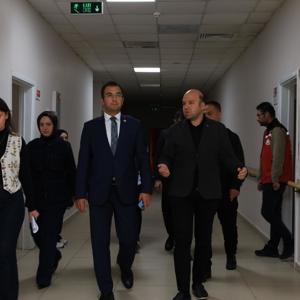 Refahiye Kaymakamımız Sayın Mehmet Furkan Taşkıran İl Müdürümüz Sayın Abdulhalim Ünalan, Refahiye Huzurevini ziyaret ederek kuruluşta yürütülen tadilat çalışmalarını yerinde inceledi ve çalışmaların mevcut durumu hakkında bilgi aldı. - fotoğraf 1