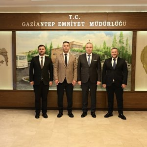 İl Müdürümüz Sayın Umut Zeybek’ten İl Emniyet Müdürümüz Sayın Serdar Büyükleblebici’ye Ziyaret - fotoğraf 1