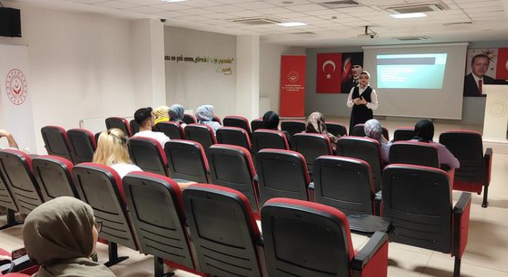 Onikişubat Sosyal Hizmet Merkezi Müdürlüğümüzden Bakım Personeline “Kriz, Öfke ve Stres Yönetimi” Eğitimi